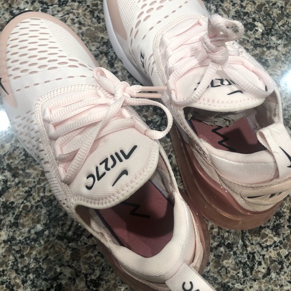 Nike AirMax 270 - Picture 8 of 9